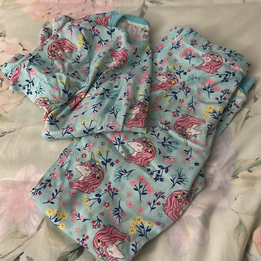 Girls size 7 pjs